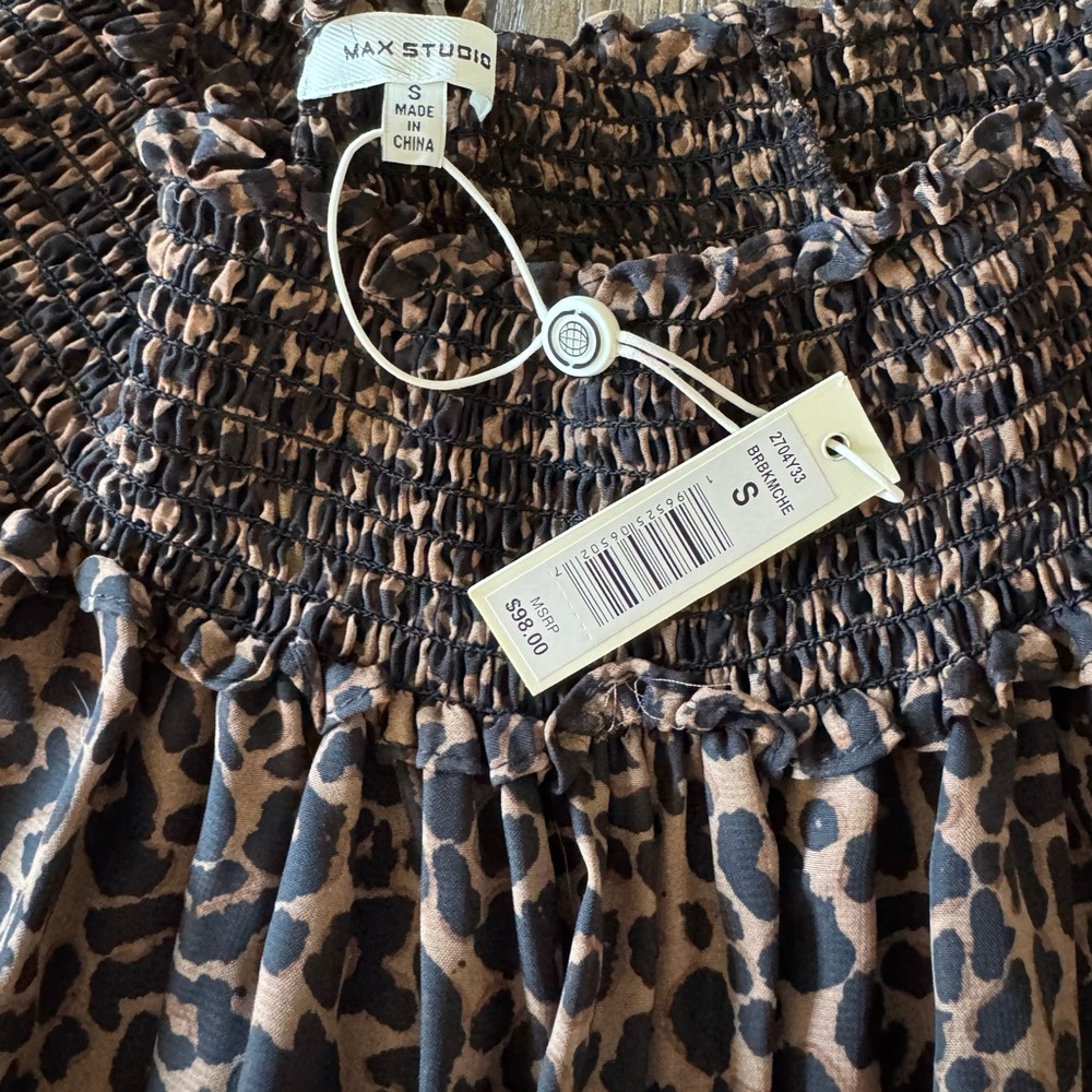 Leopard Print Off-Shoulder Top - Picture 9 of 12